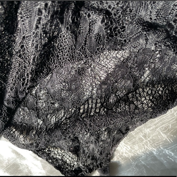 ❤️🔥2/$13❤️🔥 Sheer black lace button-up tank top vest - Picture 8 of 11